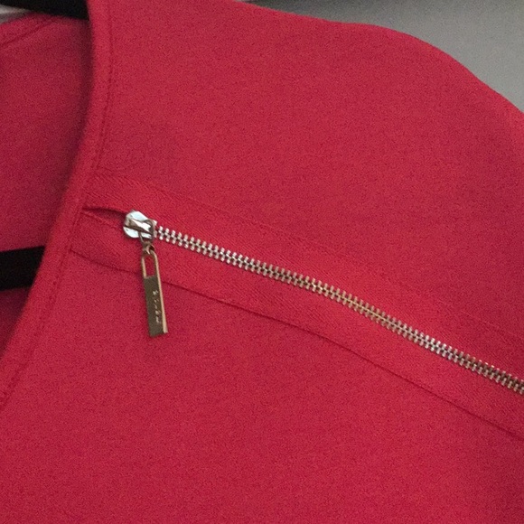 Top - Picture 2 of 4